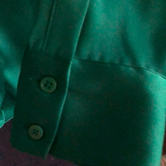 Forever New BNWT Clara satin shirt green size 12 - Picture 4 of 4